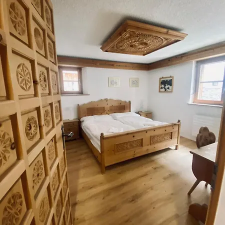 Charming Flat By The Swiss National Park * Zernez