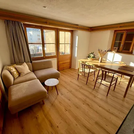 Charming Flat By The Swiss National Park Apartment Zernez